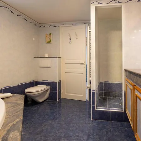 Appartement 100m2 Duplex Apartment, Glimpse Of The Sea Antibes
