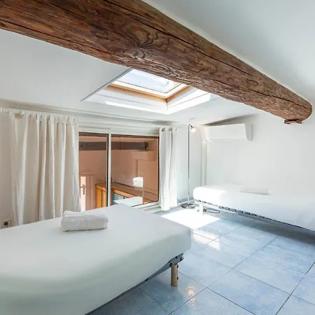 100m2 Duplex Apartment, Glimpse Of The Sea 아파트 앙티브
